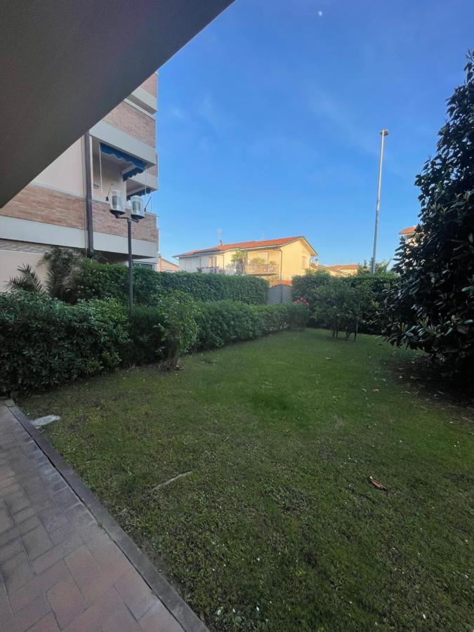 Viareggio Sabbia Bianca Appartement Buitenkant foto